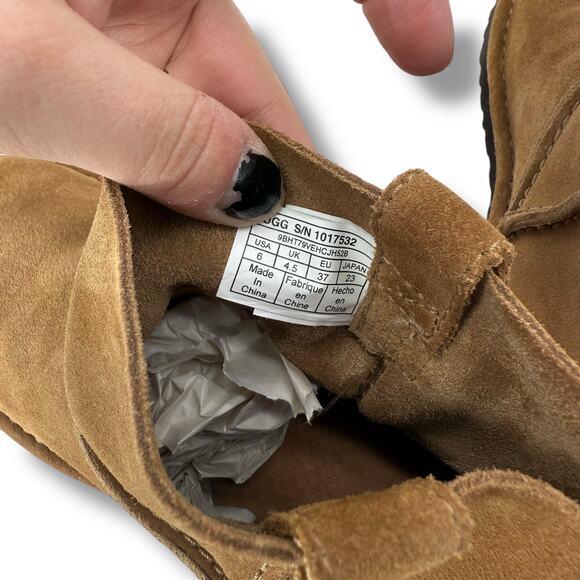 UGG Boots Size 6 Chestnut Brown Slouchy Short Suede Booties Pull on Winter FLAW - Picture 9 of 9